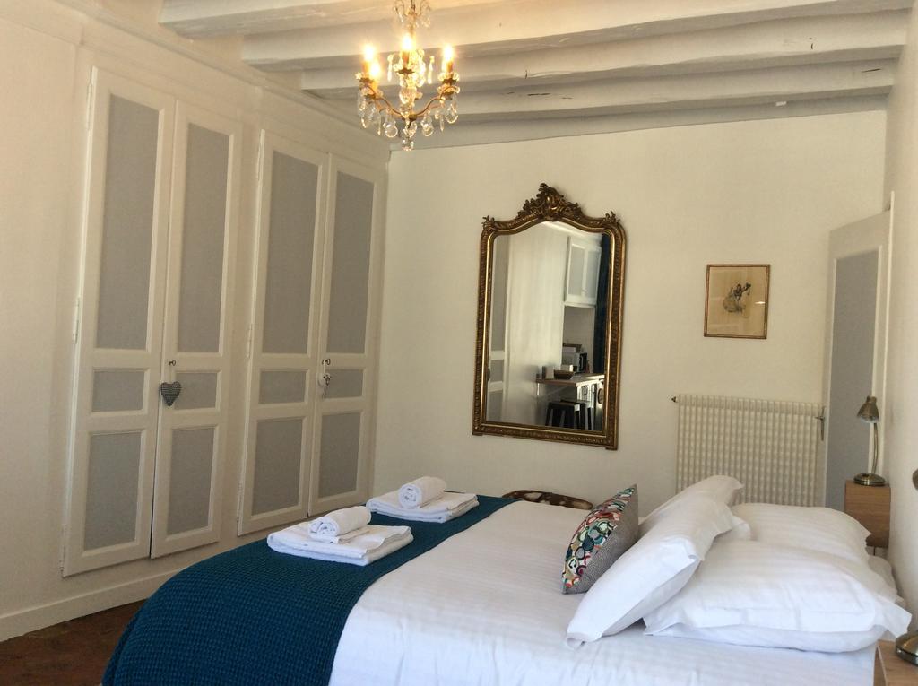 Berceau Henri II Apartment เลอม็องส์ ภายนอก รูปภาพ