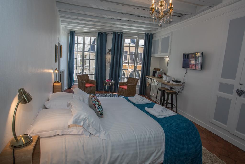 Berceau Henri II Apartment เลอม็องส์ ภายนอก รูปภาพ
